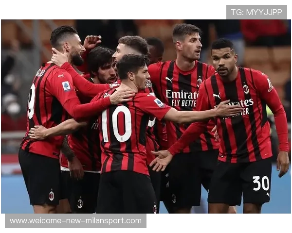 罗马前场二次逼抢，AC米兰出球被压回，意甲ac米兰罗马